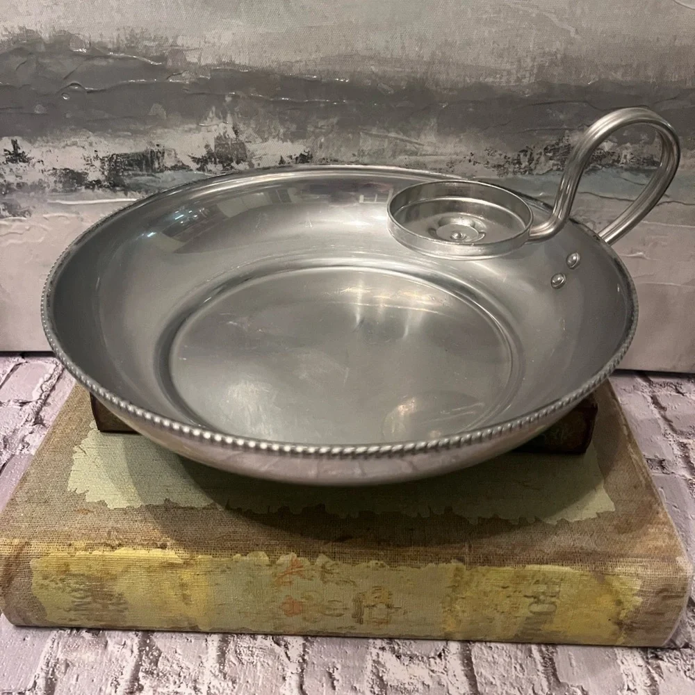 Buenilum Aluminum Beaded Rim & Dip Serving Tray